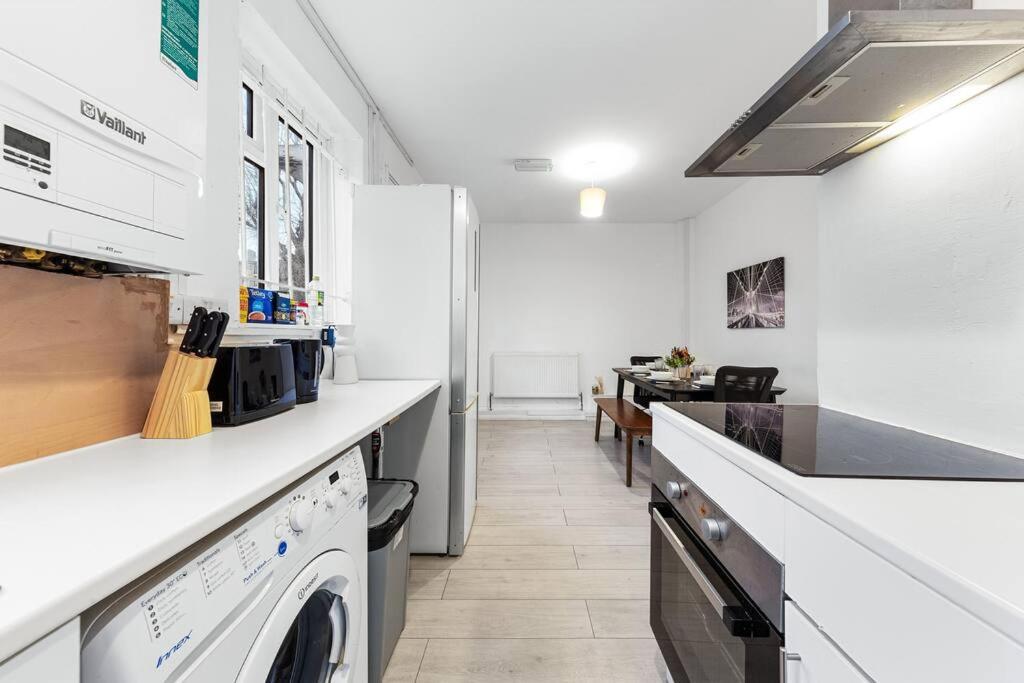Holiday Home Near Kings Cross Sleep 12 Sp7 런던 외부 사진